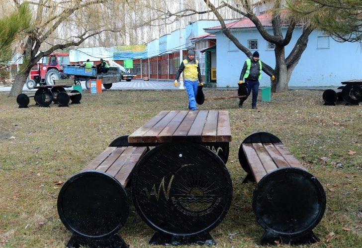 Van’daki parklar kent mobilyalarıyla donatıldı G5