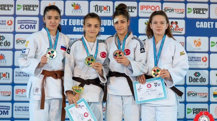 Judocular Avrupa Kupası&rsquo;nda fırtına gibi esti