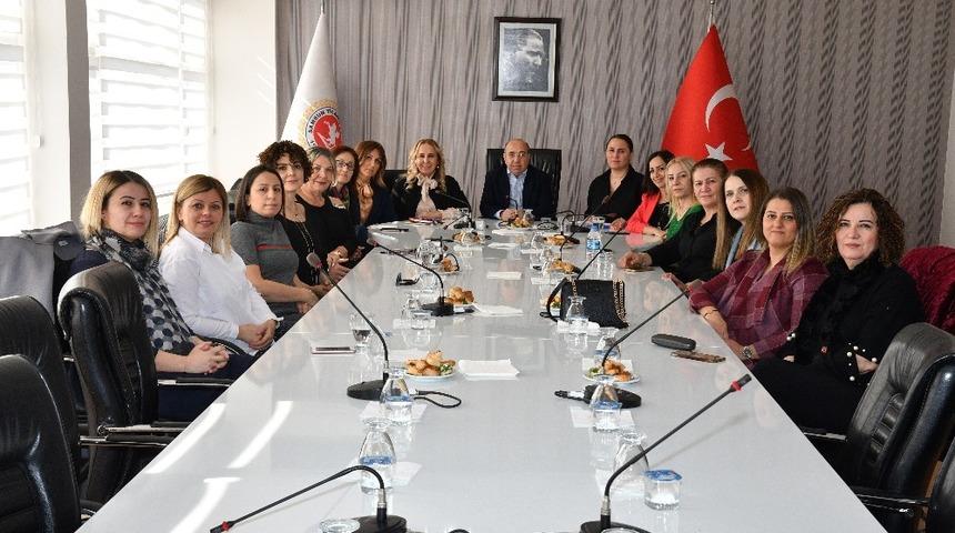 Mihriban Aky&uuml;z g&uuml;ven tazeledi