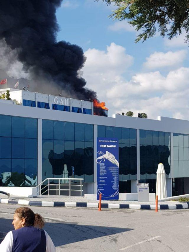 Kıbrıs'ta Girne Amerikan Üniversitesi'nde yangın (2)