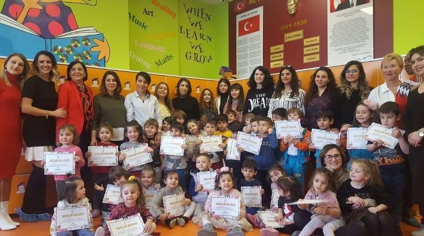 &ldquo;Sen de bir pati sev&rdquo; ekibinden tiyatral eğitim