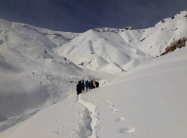 Çığ tehlikesine rağmen gittiler G1