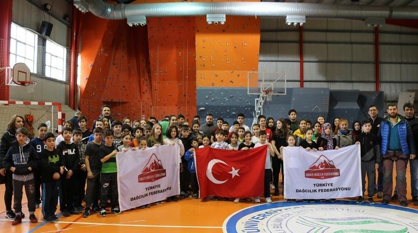 Macera Park öğrencileri şampiyonada madalya kazandı