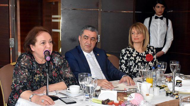 CHP'li vekilden 'temsilde kadın' eleştirisi