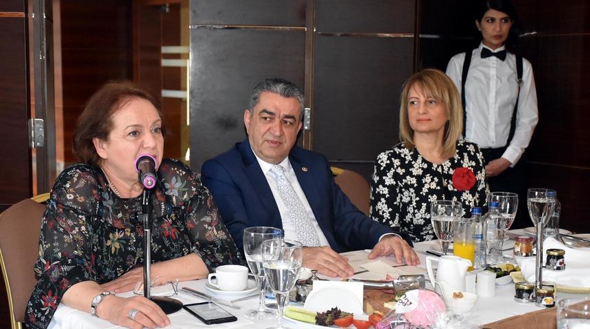 CHP'li vekilden 'temsilde kadın' eleştirisi