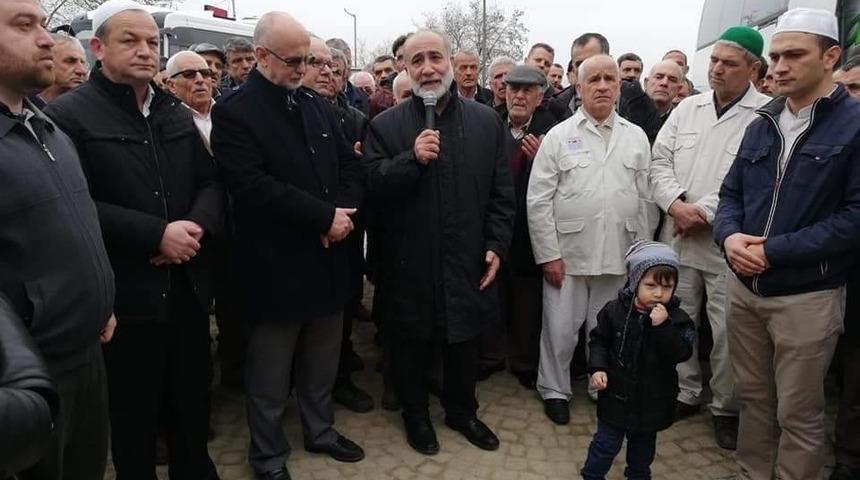 Umre yolcuları Erdek&rsquo;ten dualarla uğurlandı