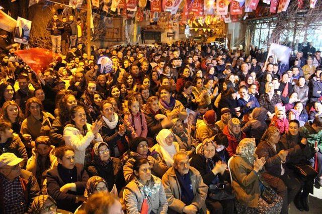 Germencik adayı İsmet Akın’dan miting gibi toplantı