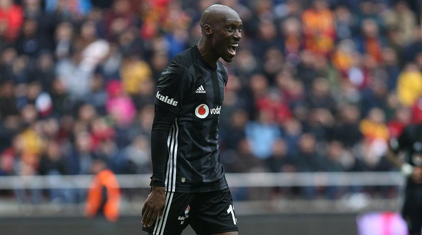 Atiba Hutchinson yıllara meydan okuyor