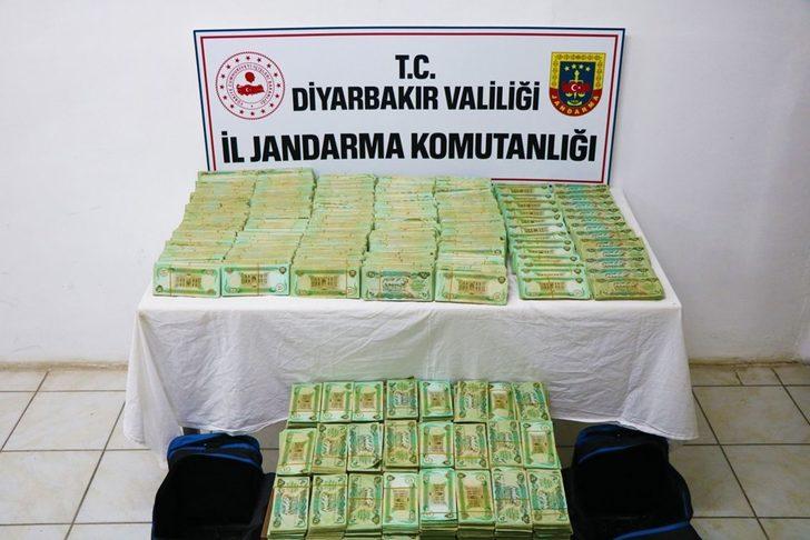 Türkiye'ye kaçak getirilen 1 milyon Irak dinarı bulundu G1