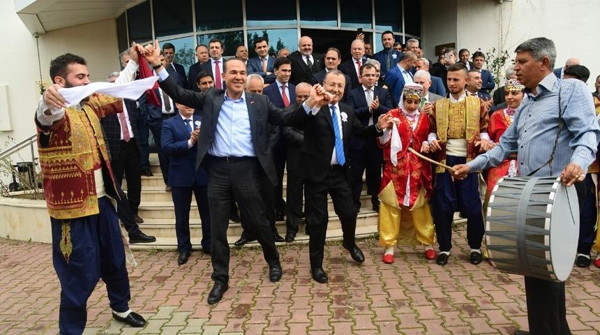 Sözlü: "Dönüşüme ve yenilemeye açık bir Adana inşa ediyoruz"