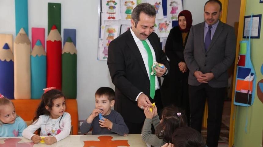 Vali Mantı Kur&rsquo;an Kursu &ouml;ğrencileriyle buluştu