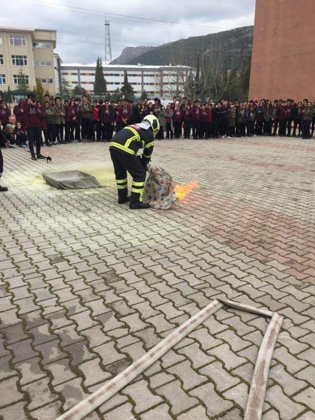 Bucak’ta yangın ve deprem tatbikatı