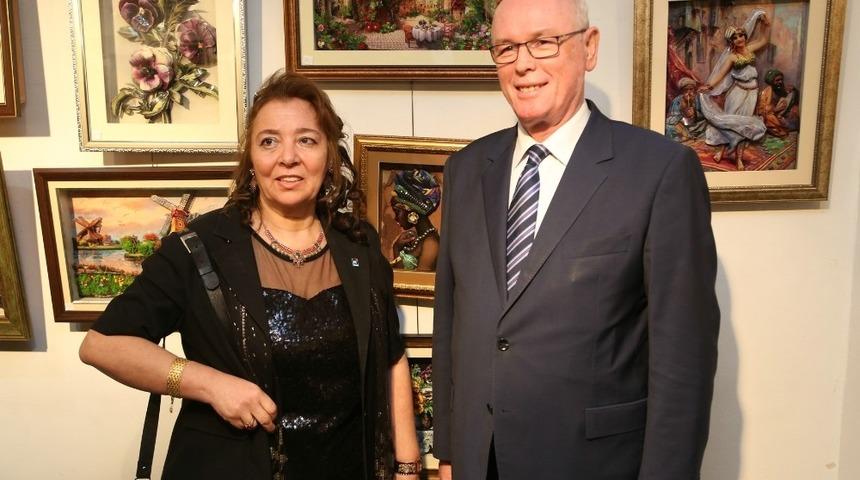 OMEK Kağıt Rölyef Atölyesi sergisi sanatseverlerle buluştu