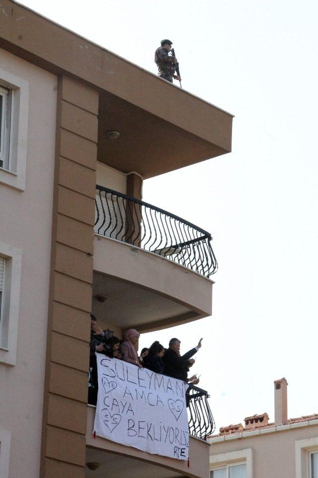 Bakan Soylu, o pankartı g&ouml;r&uuml;nce ziyarete gitti 3