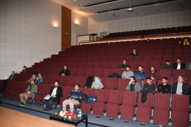 Akademisyen ve &ouml;ğrencilere MATLAB eğitimi verildi 1