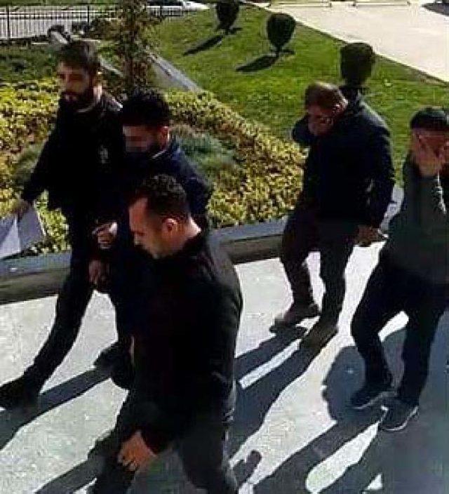 Polis 'alıcı' kılığına girdi, iş makinesini çalan 7 şüpheliyi yakaladı