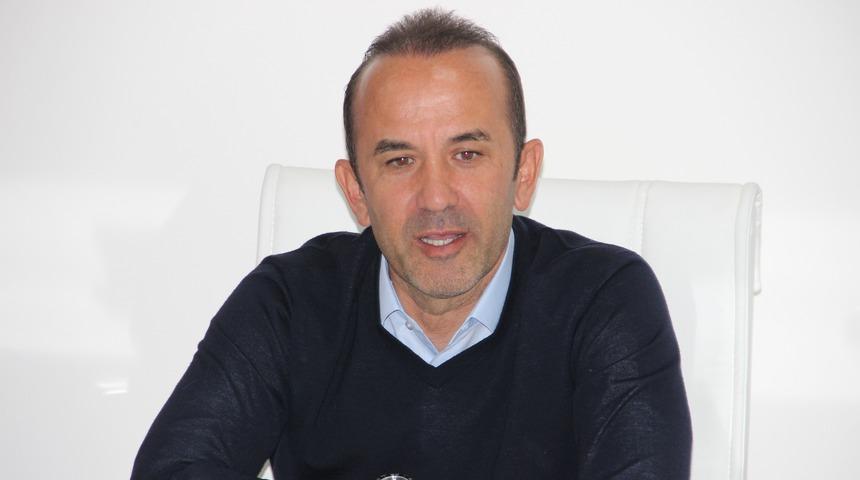 Mehmet Özdilek: Beşiktaş'ı çalıştırmaya hazırım
