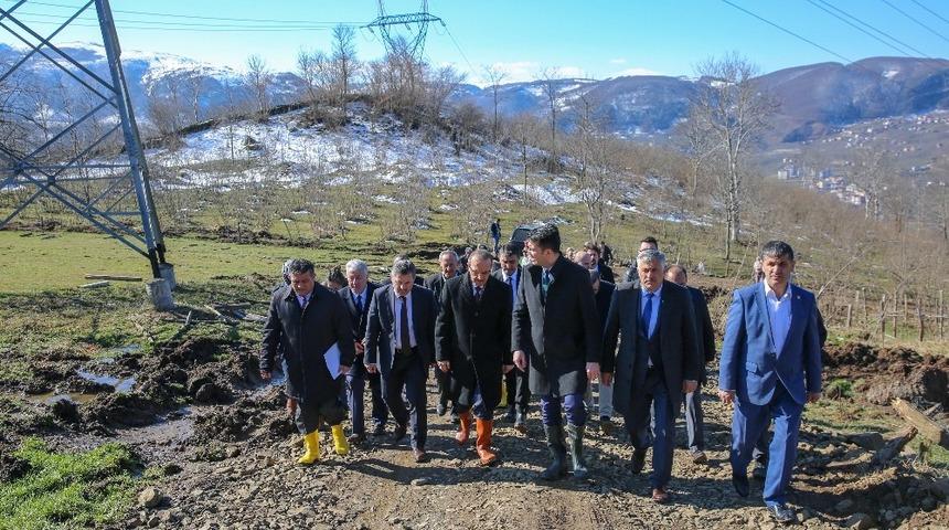 Vali Yavuz afet bölgesini inceledi