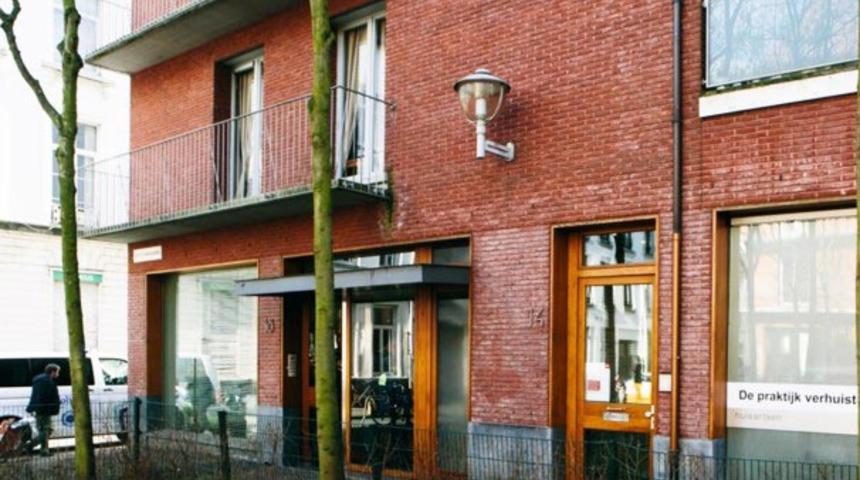 Kese kağıdının içinden yeni doğmuş erkek bebek çıktı!