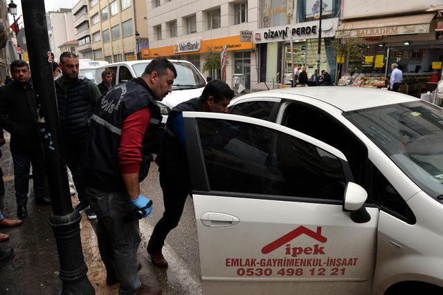 Lastiğini patlatıp 40 bin TL'sini çaldılar