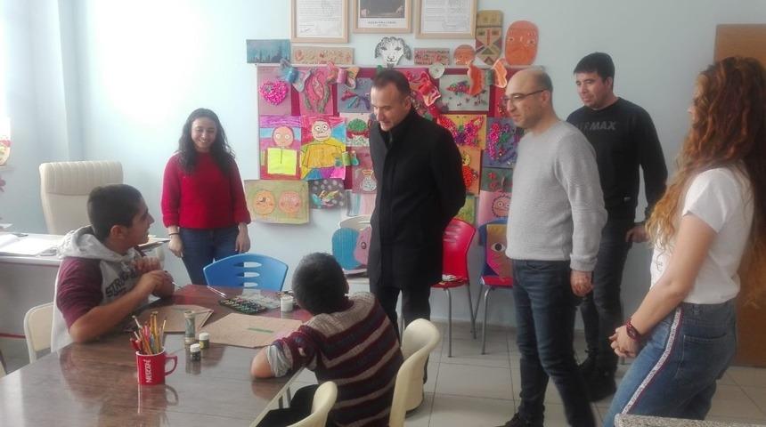 Ağrı Milli Eğitim M&uuml;d&uuml;r&uuml; Tekin okullarda incelemede bulundu