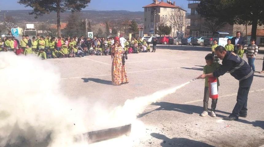 Okulda deprem ve yangın tahliye tatbikatı