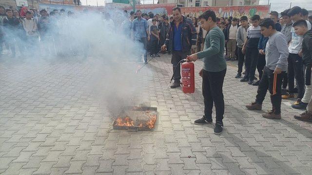 Gaziosmanpaşa Ortaokulunda deprem tatbikatı yapıldı