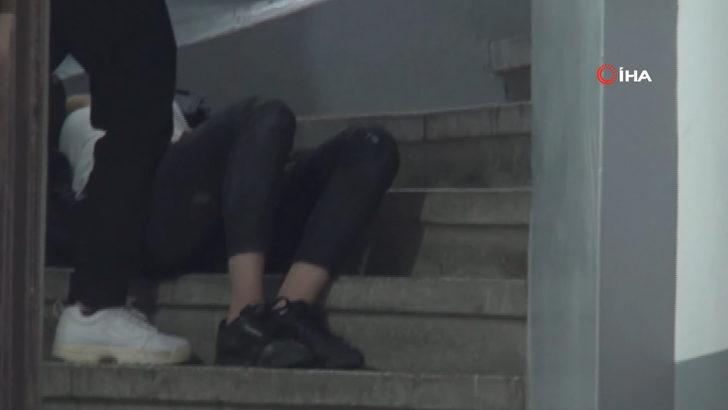 Taksim'de korkutan görüntü! 3 kişi zor taşıdı G2