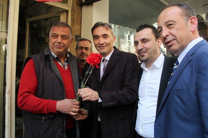 Turgutlu Millet İttifakının adayı Şıktaşlı’yı bağrına bastı G2