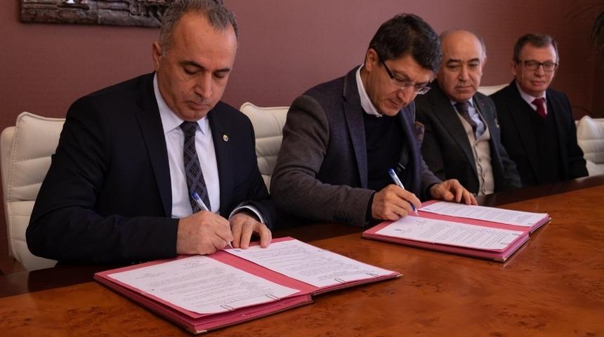 İmzalar atıldı, &ouml;ğrencilere burs m&uuml;jdesi