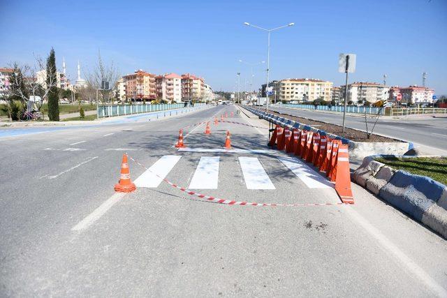 Çanakkale’de yol çizgileri yenileniyor