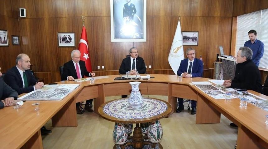 Vali ve Başkan &rsquo;Meydan&rsquo; projesini değerlendirdi