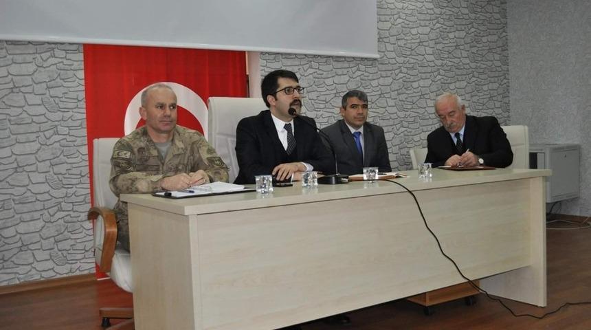 Kaymakam Coşkun muhtarlarla buluştu