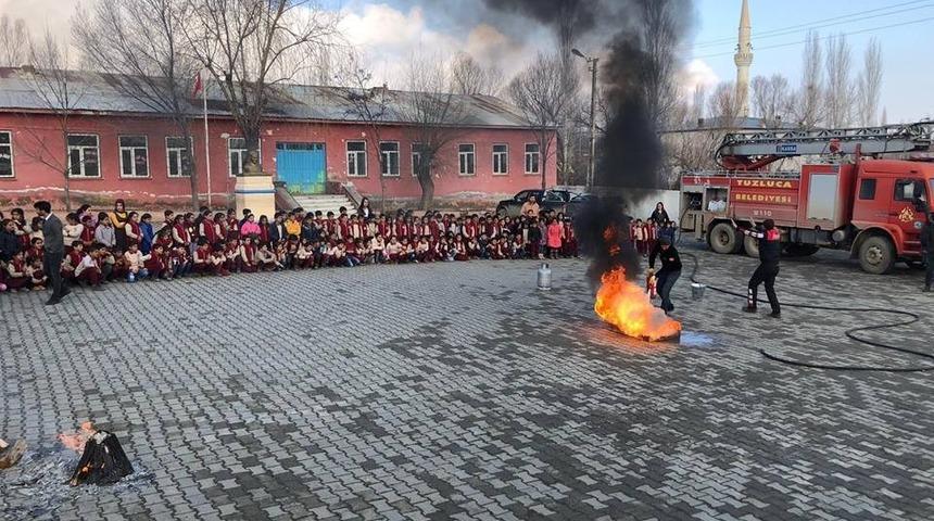 Tuzluca&rsquo;da deprem ve yangın tatbikatı yapıldı