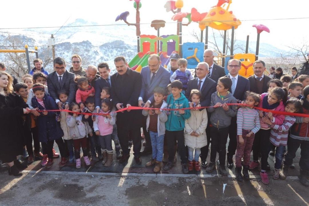 Vali Akbıyık: &ldquo;Tek kurtuluşumuz okumaktır&rdquo;