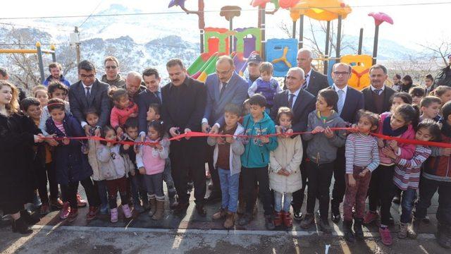 Vali Akbıyık: “Tek kurtuluşumuz okumaktır”