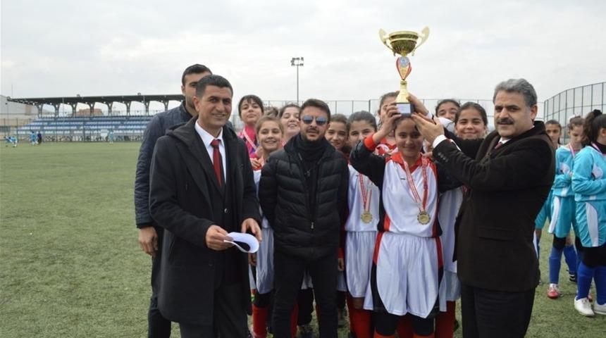 Okullar arası futbolda şampiyonlar belli oldu