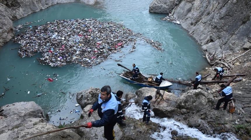 Karaisalı Yerk&ouml;pr&uuml;&rsquo;de temizlik
