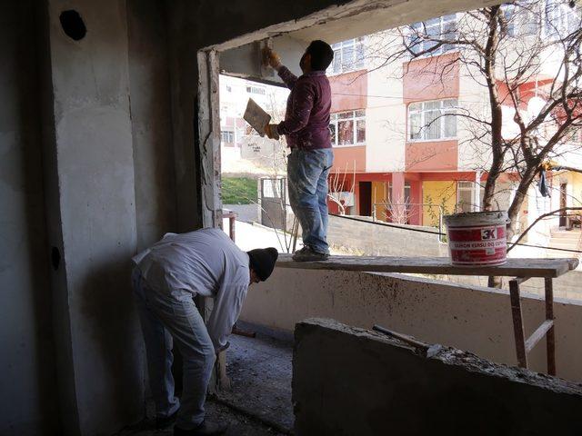 Başkan Akgün, evi yanan ailenin imdadına yetişti