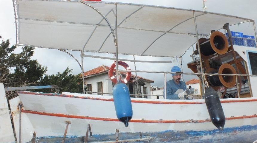 Tur tekneleri turizm sezonuna hazırlanıyor