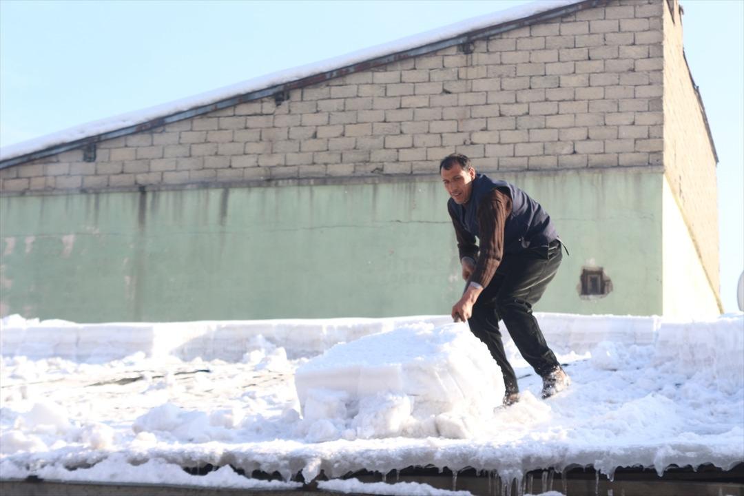 Beyaz &ccedil;ile ekmek kapıları oldu 