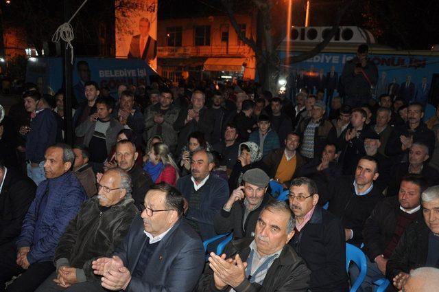 AK Partili adayın köy ziyareti mitinge dönüştü