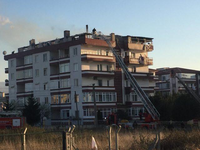 Yalova'daki yangında 2 daire kullanılamaz hale geldi