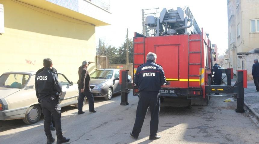 Evinde uyuya kalan şahıs ekipleri alarma ge&ccedil;irdi