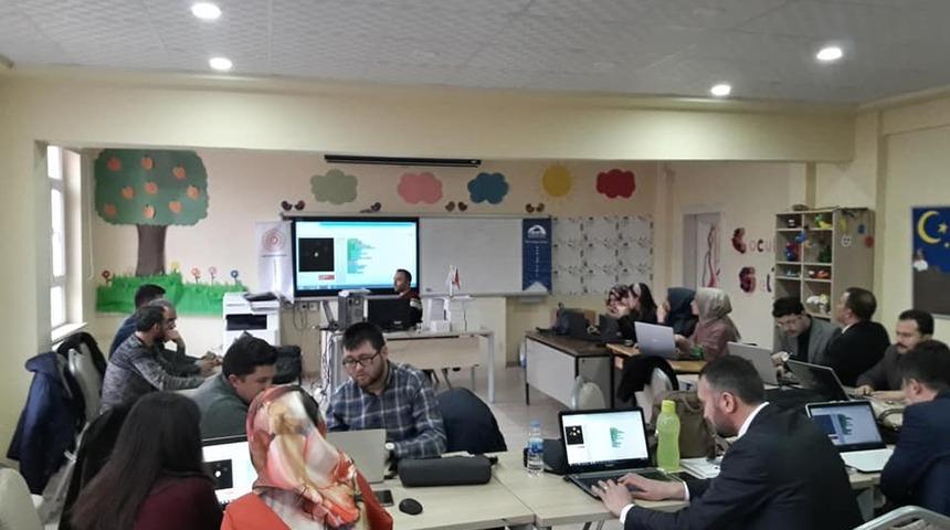 &Ouml;ğretmenlere Robotik Kodlama eğitimi veriliyor