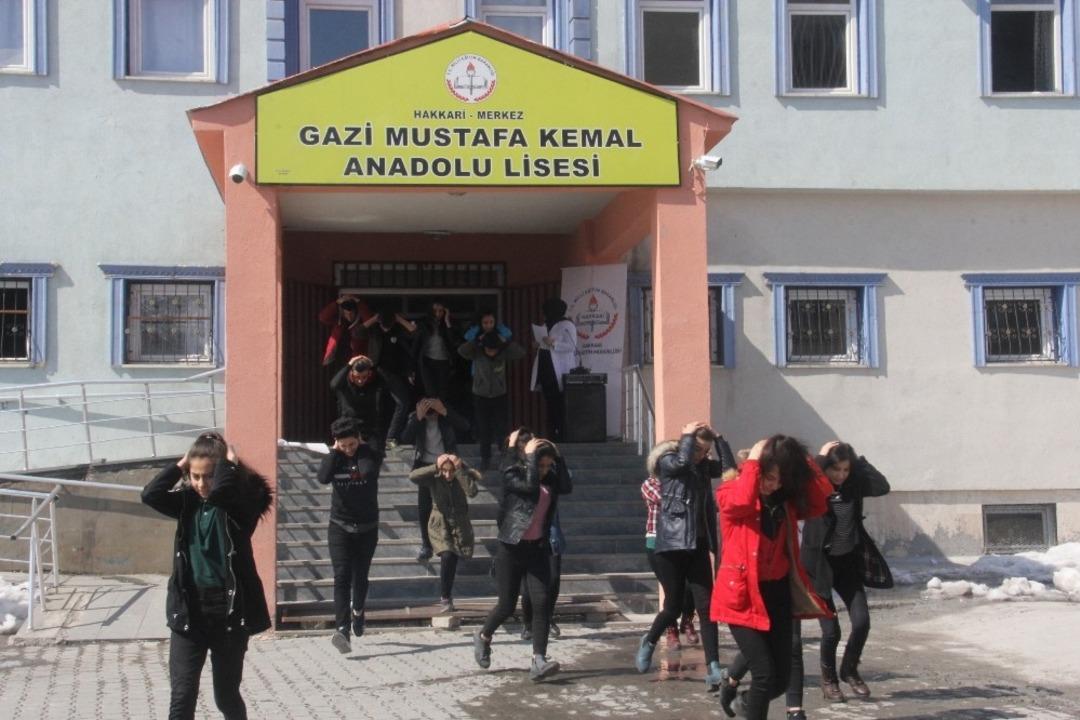 Hakkari&rsquo;de ger&ccedil;eğini aratmayan tatbikat