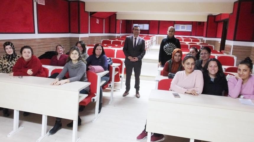 Burhaniye&rsquo;de okul servisi g&ouml;revlilerine eğitim verildi