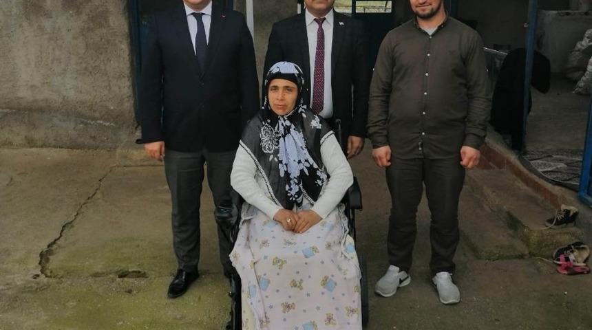 Salihli Belediyesi y&uuml;z g&uuml;ld&uuml;rmeye devam ediyor