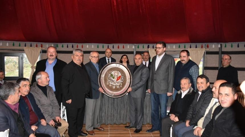 Başkan Ay, muhtarlara tek tek teşekk&uuml;r etti