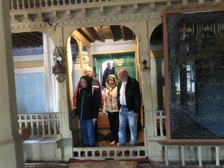 800 yıllık köy turist akınına uğruyor G2